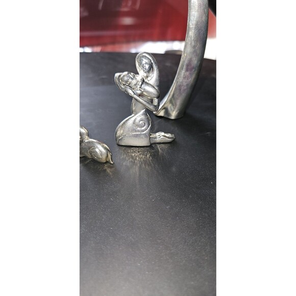 Serenity Nativity Set Mary Jesus Joseph Lamb by Seasons Midwest of Cannon Falls - Picture 3 of 5